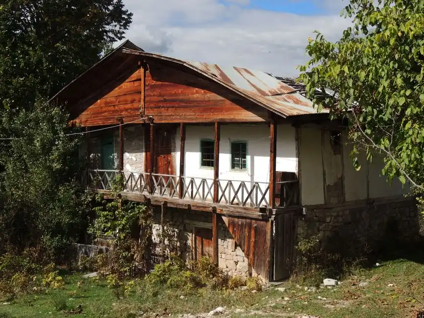 Why is my house settling in Mobile?